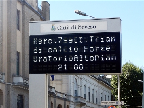 Variable message panels for urban areas